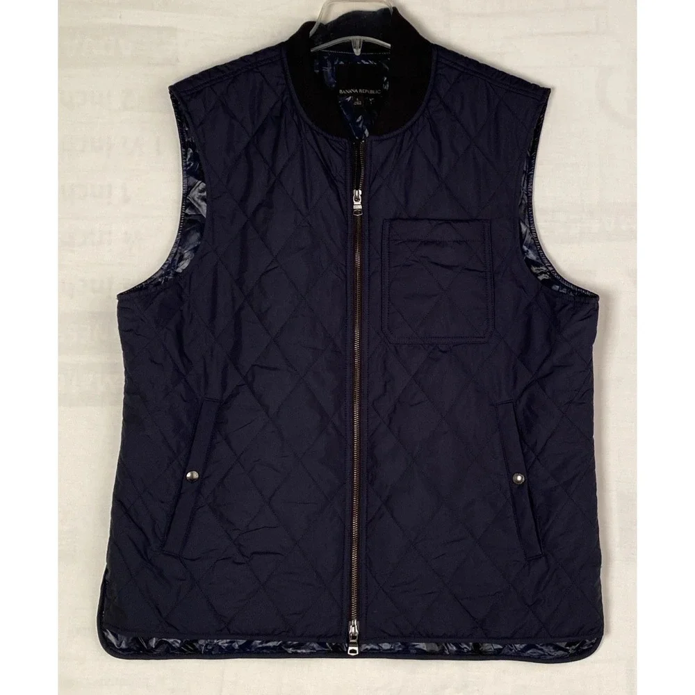 Men's Large Banana Republic Quilted Navy Zip Up‎ Vest With Zippered Pockets.
